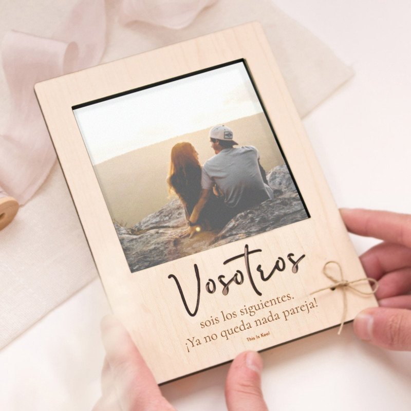 Wooden Versatile Rectangular Magnetic Display Frame